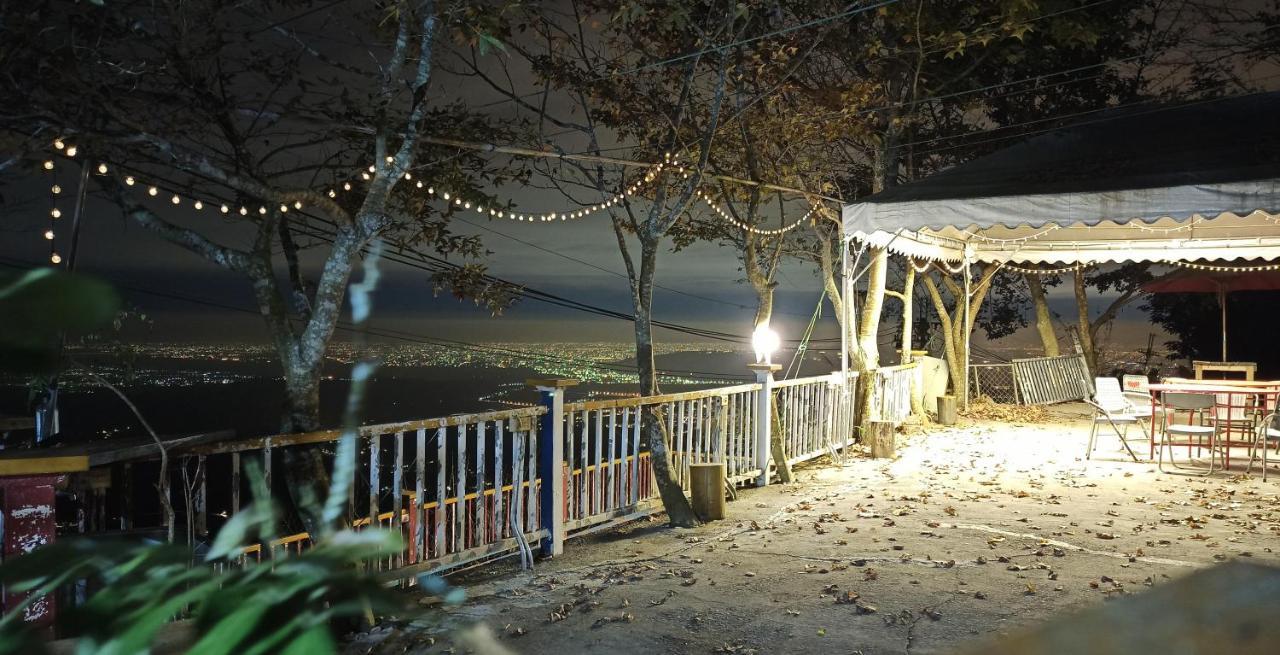 Sky Lounge B&B Zhushan Εξωτερικό φωτογραφία